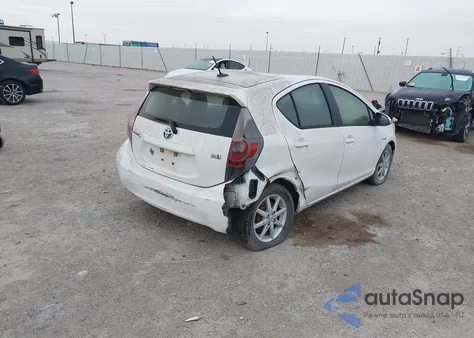 2012 Toyota Prius C Three z USA, uszkodzony, nr VIN JTDKDTB36C1511068